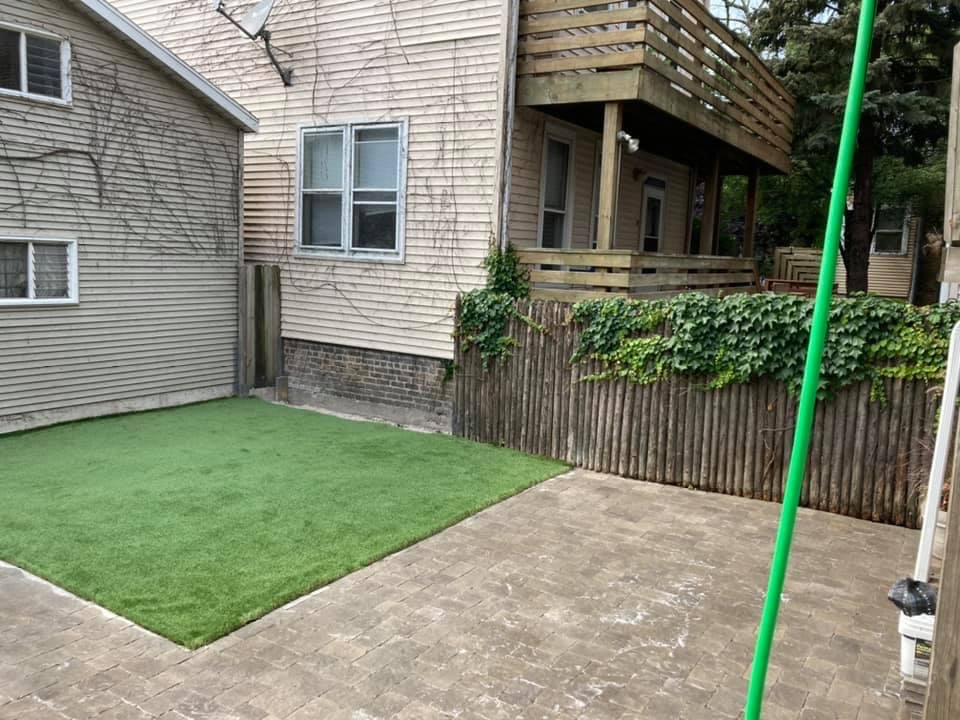 Cracked patio needing urgent repair in Washington IL